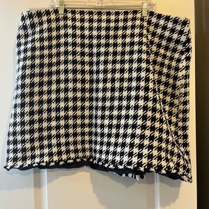 Eliquii Black and White Houndstooth Skirt